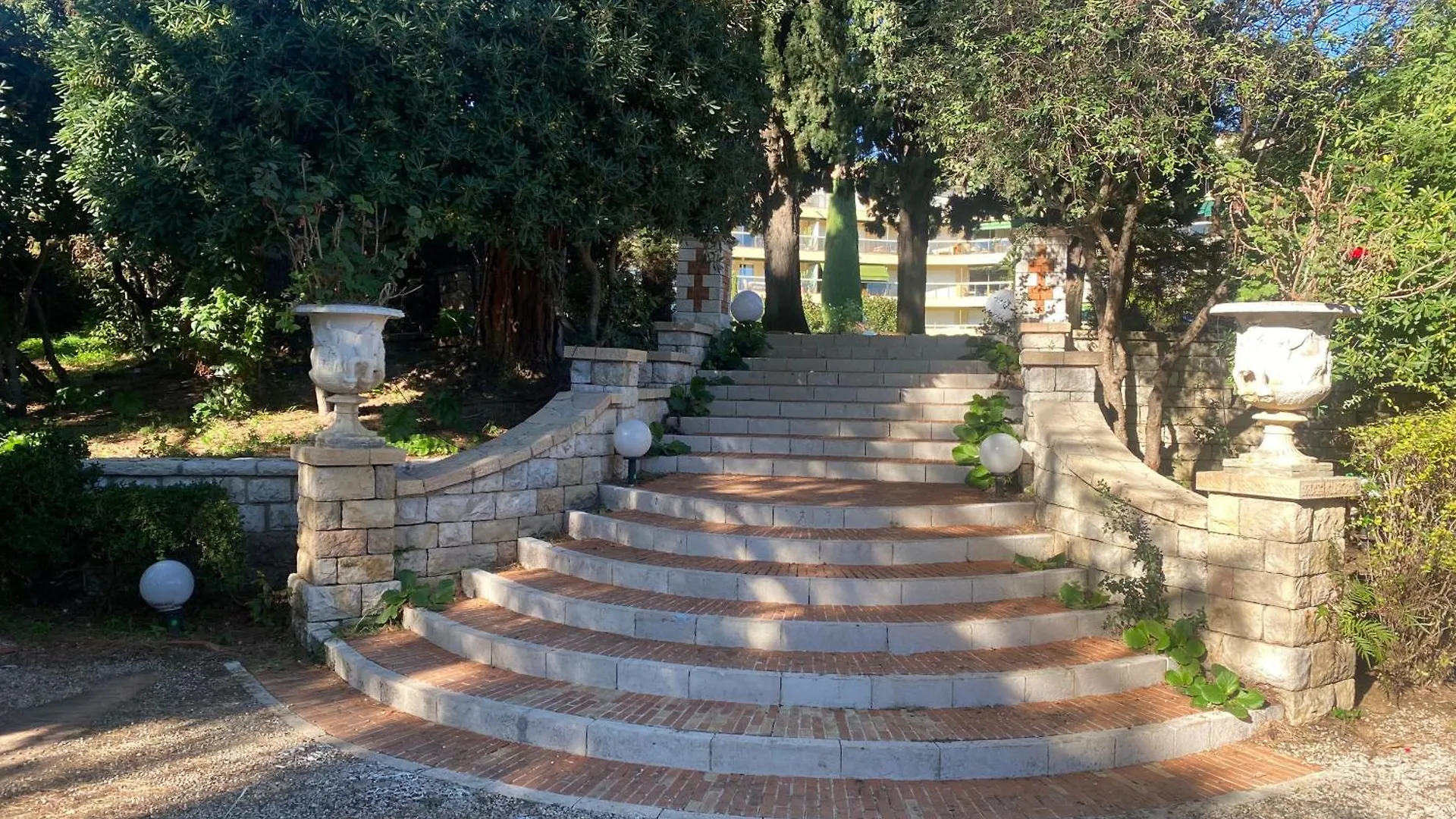 Lovely Studio Apartment Νίκαια